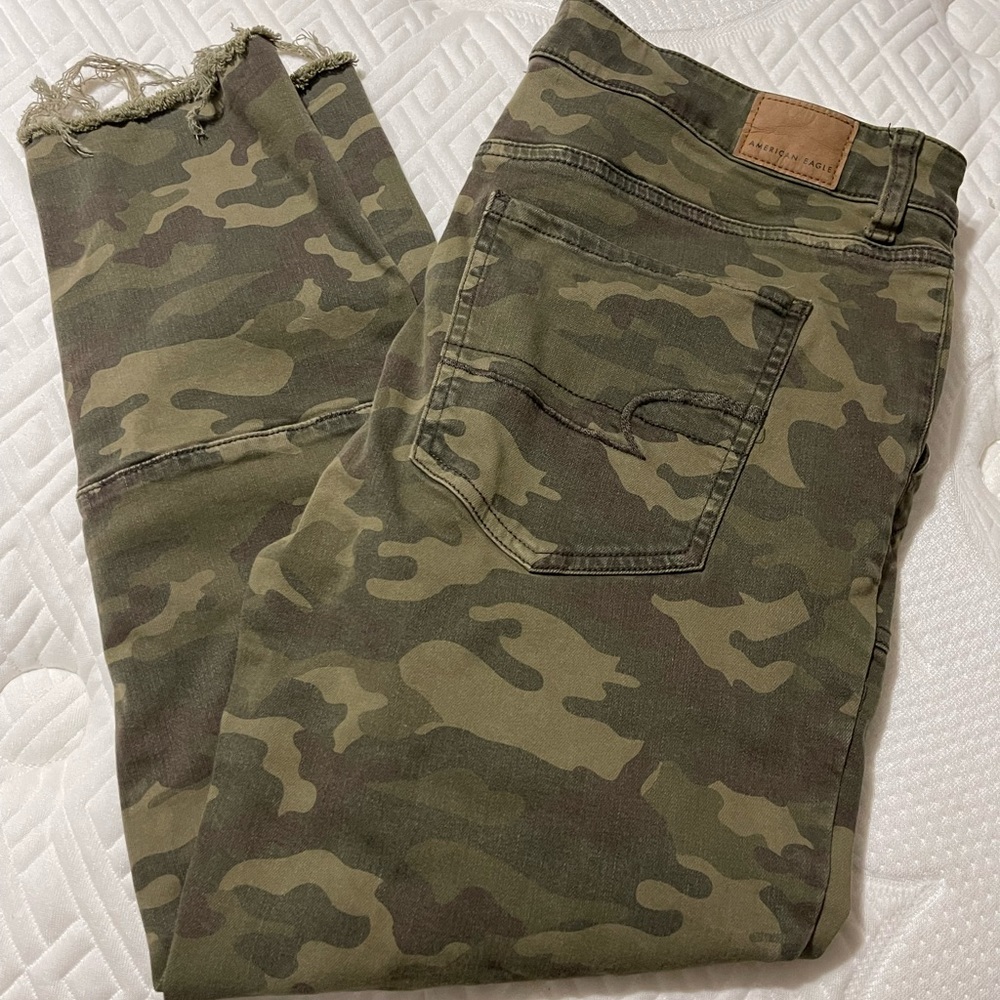 EUC Camo High Rise Jeggings